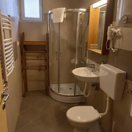 Daire 22, Brzece Centar